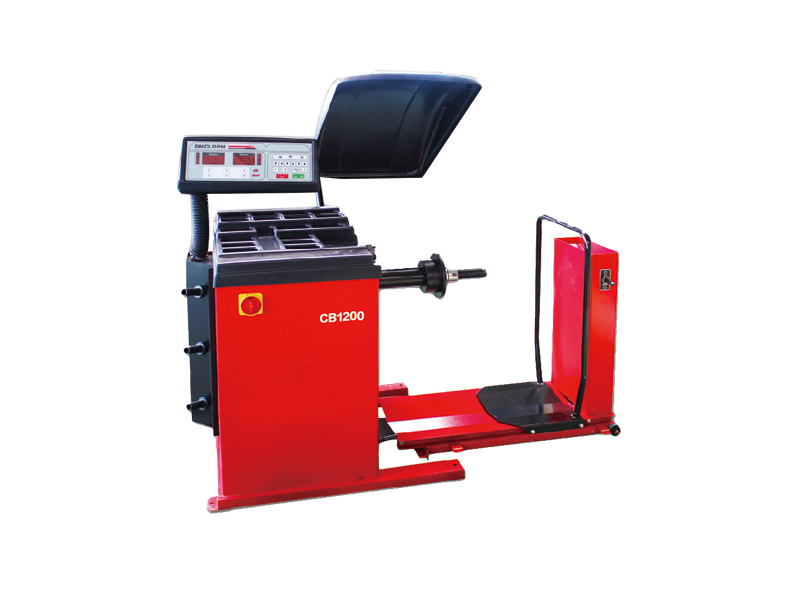 CB1200 Heavy duty large truck tire wheel balancer bus tyre wheel balancer  13” -24